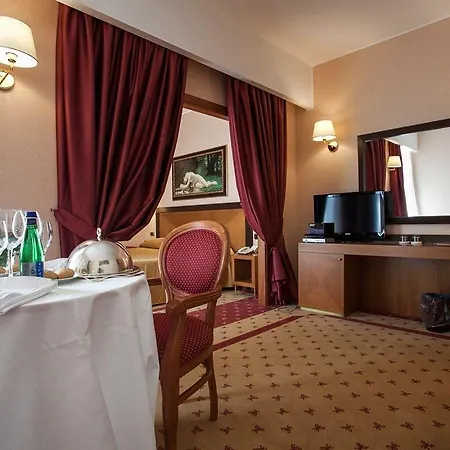Grand La Chiusa Di Chietri فندق 4*