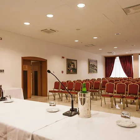 Grand La Chiusa Di Chietri Hotel