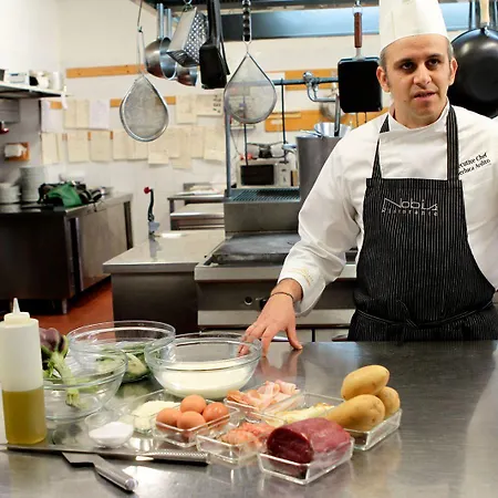 Hotel Grand La Chiusa Di Chietri 4*