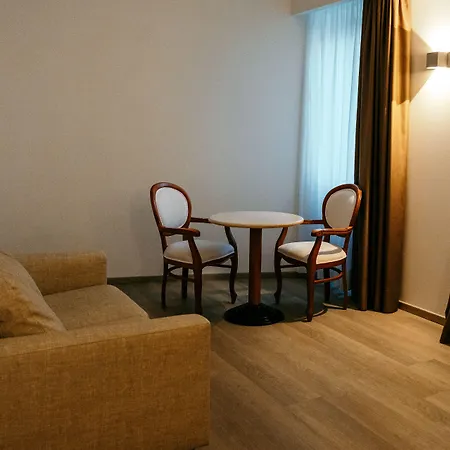 Grand La Chiusa Di Chietri Hotel