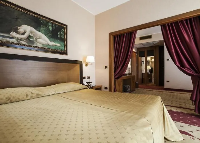 拉秋莎切蒂大酒店